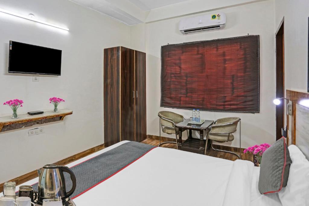 Большая Нойда: Townhouse Gn Stay Near GNIDA Office Metro Station