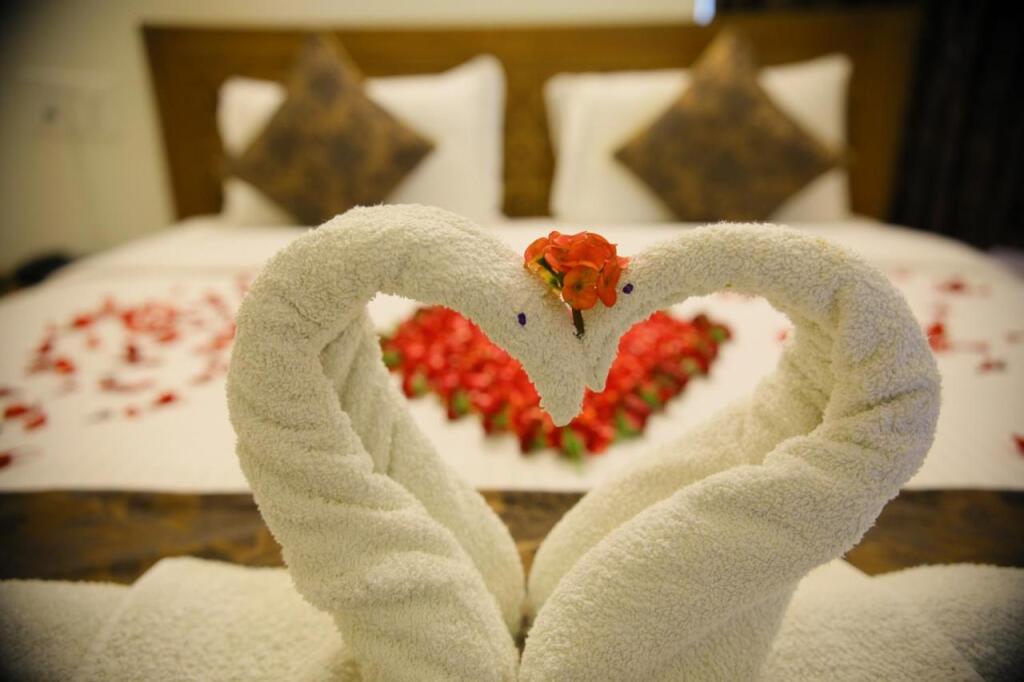 Салем: Coastal Grand Anglo French Resorts