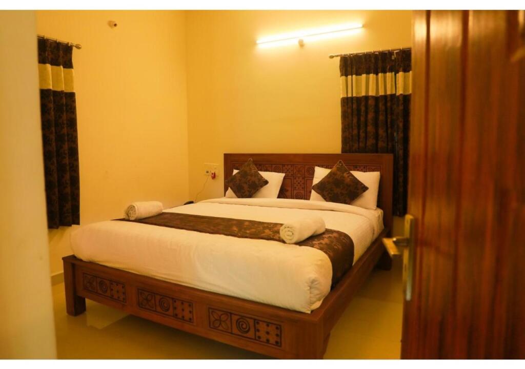 Салем: Coastal Grand Anglo French Resorts