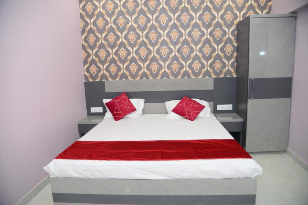 Айодхья: Hotel Ayodhya Palace