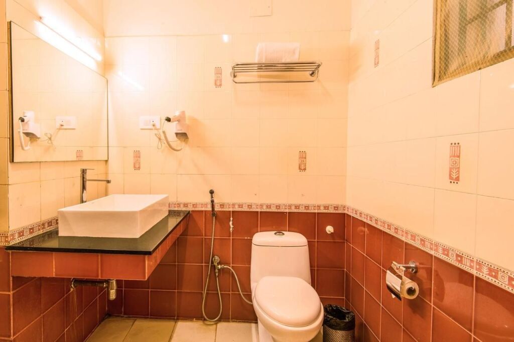 Ченнаи: FabHotel Blossoms Service Apartment