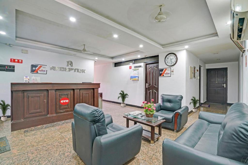 Эрамаллур: Oyo 90840 Majestic Raja Nagari