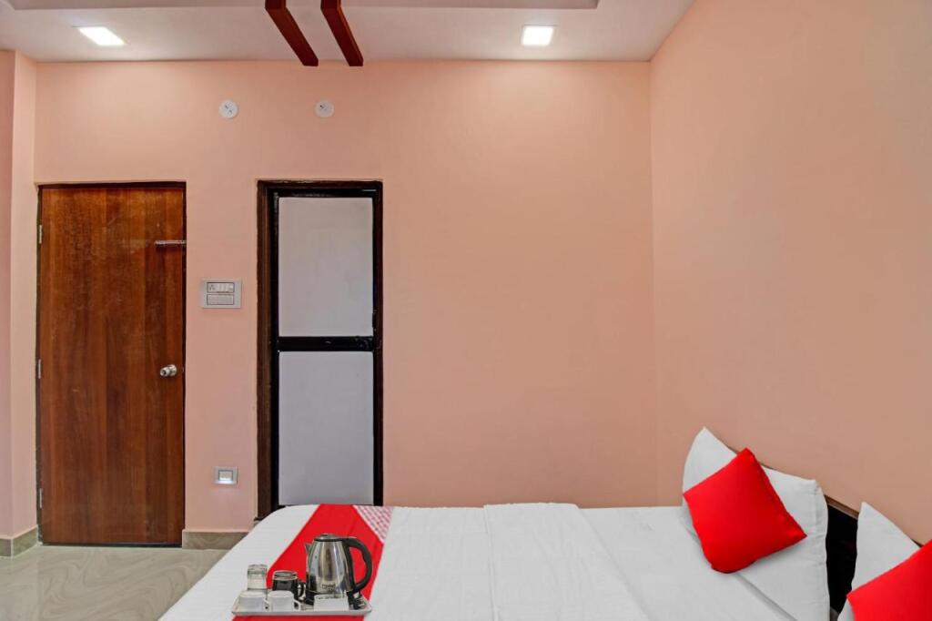 Нагпур: OYO Raj Hotel
