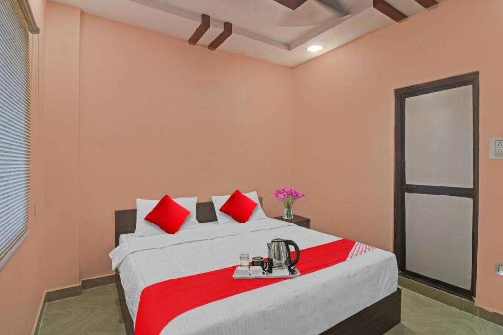 Нагпур: OYO Raj Hotel