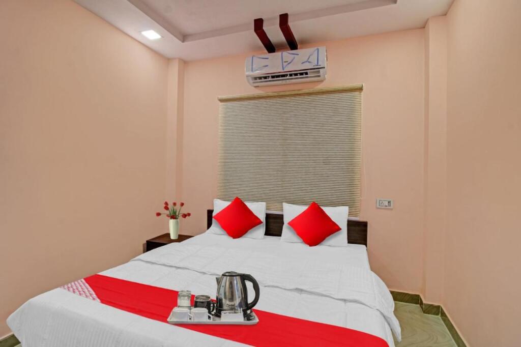 Нагпур: OYO Raj Hotel