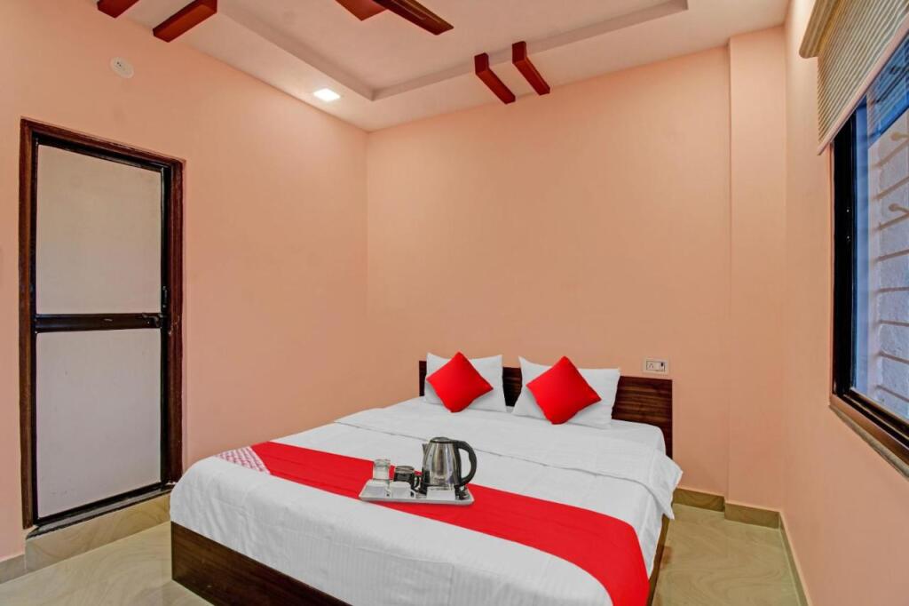 Нагпур: OYO Raj Hotel