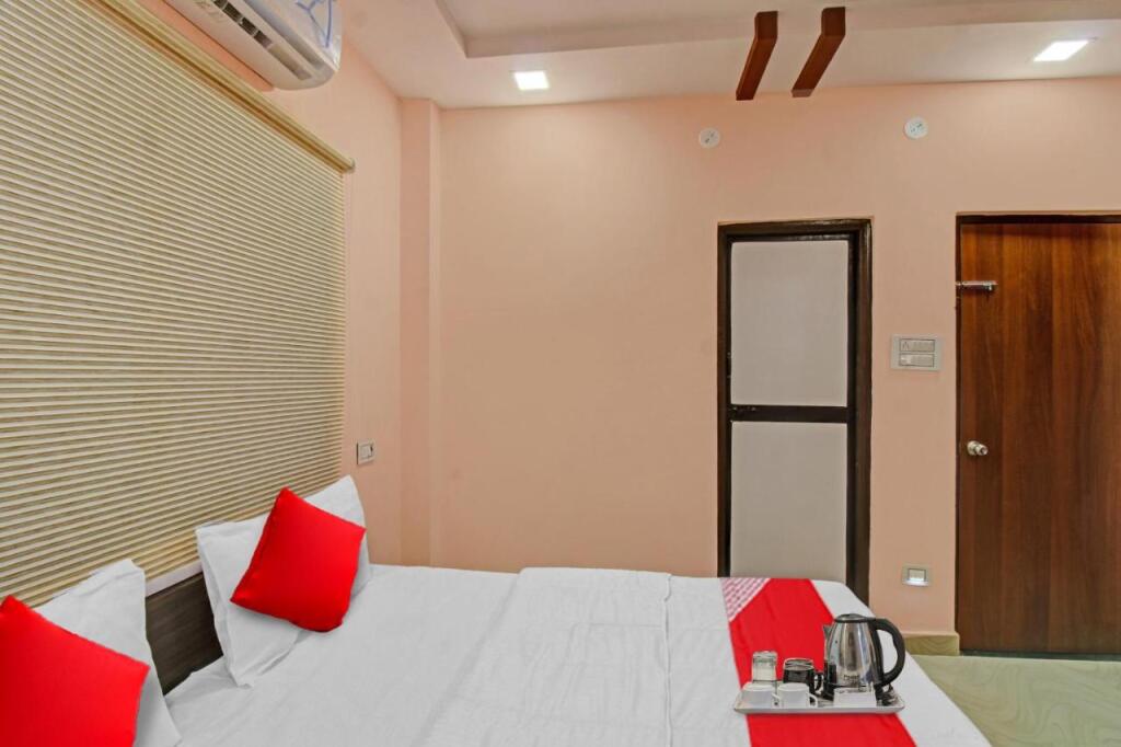 Нагпур: OYO Raj Hotel