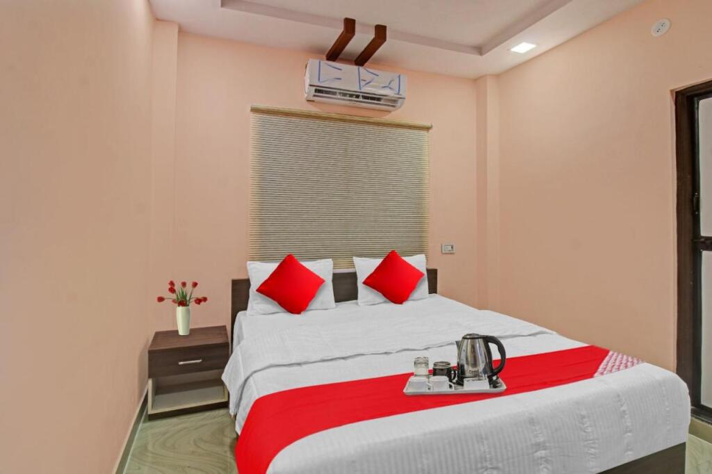 Нагпур: OYO Raj Hotel
