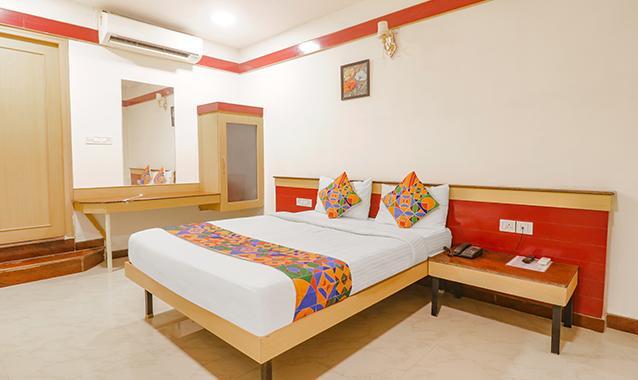 Бангалор: Fabhotel Sri Sai Ram Suites