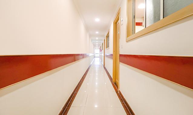 Бангалор: Fabhotel Sri Sai Ram Suites