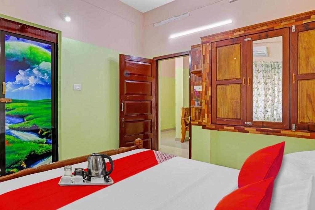 Тируванантапурам: Oyo 91839 Imperial Apartment