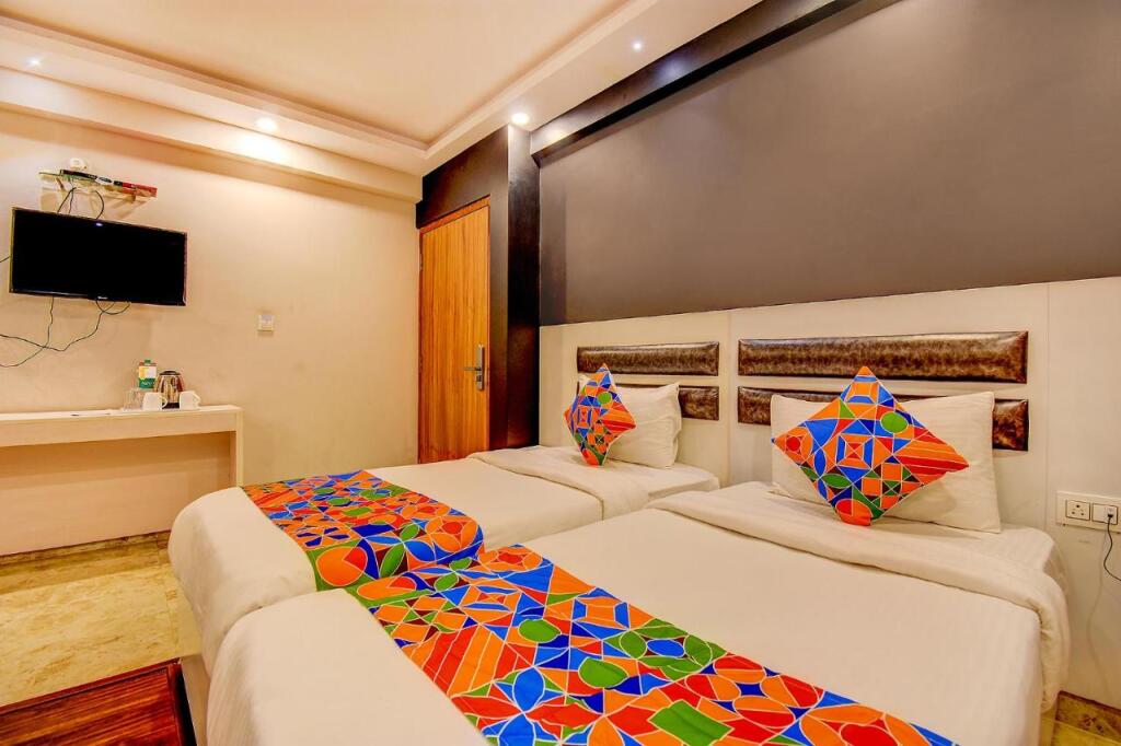 Бангалор: FabHotel SRK Platinum Inn