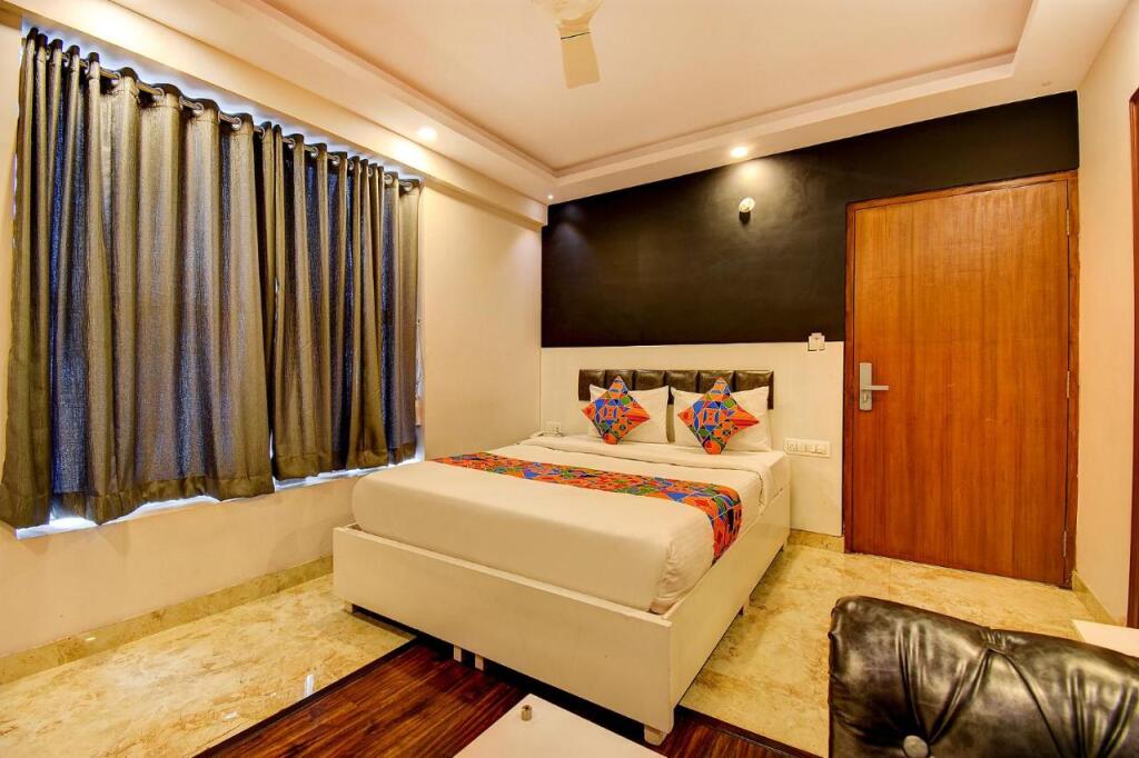 Бангалор: FabHotel SRK Platinum Inn