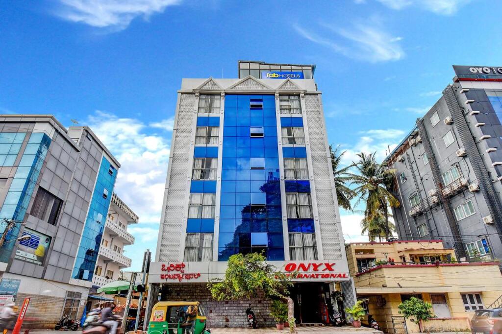 FabHotel SRK Platinum Inn — фото 1