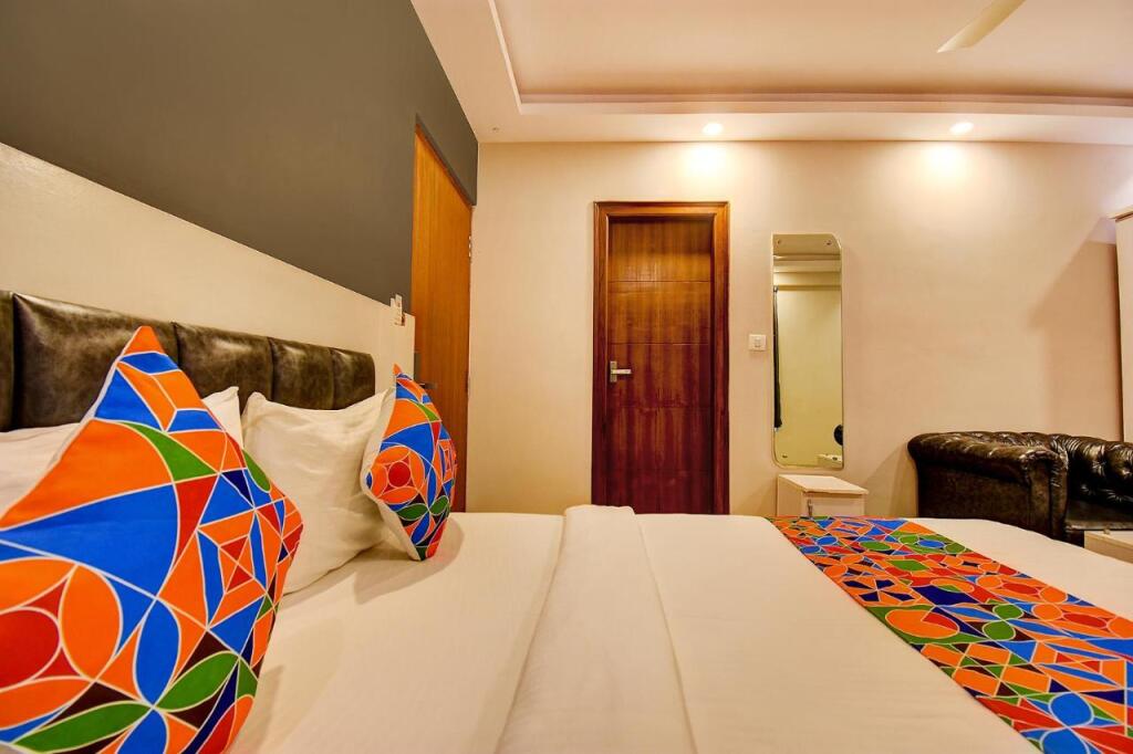 Бангалор: FabHotel SRK Platinum Inn