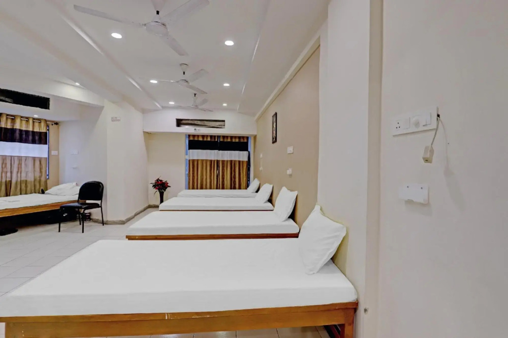 Нагпур: Flagship 82896 Hotel Girija Inn
