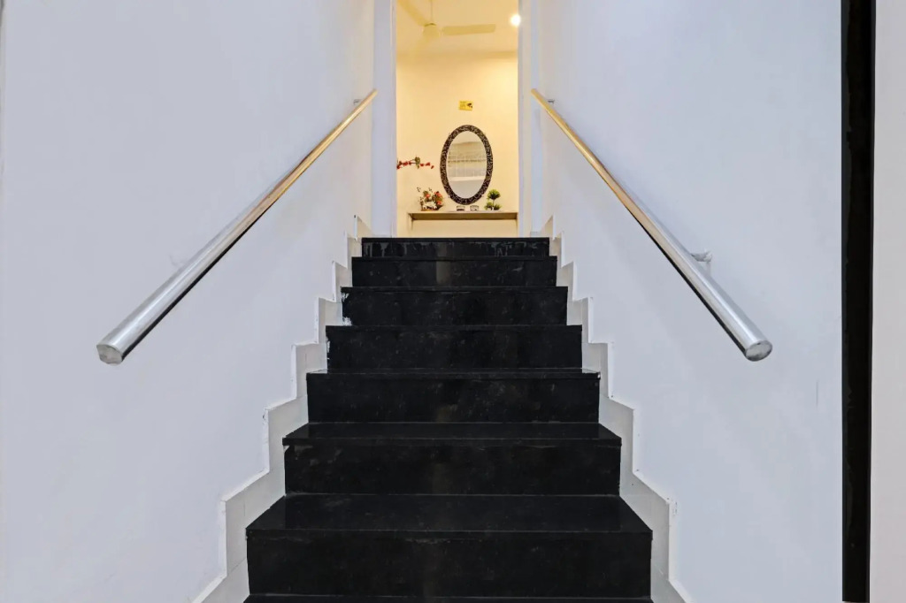 Нагпур: Flagship 82896 Hotel Girija Inn