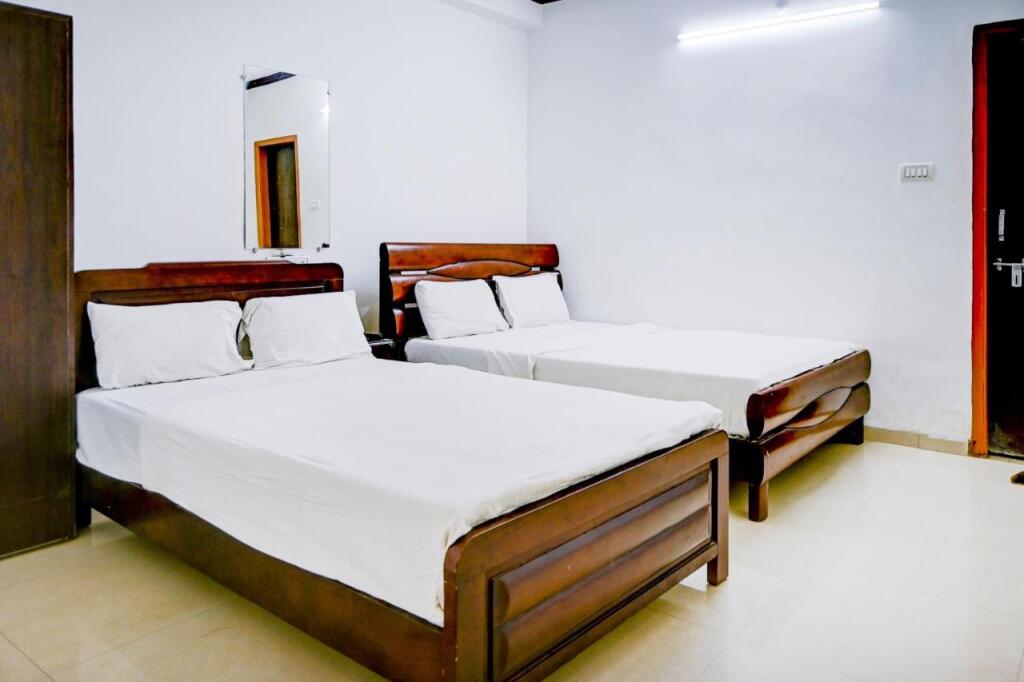 Сарнатх: OYO Flagship 85589 Hotel Lotus Inn