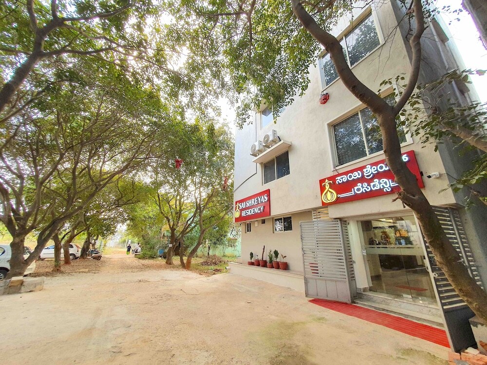 Бангалор: Sai Shreyas Residency