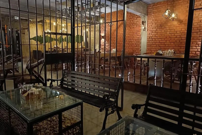 Барейлли: Hotel Hirapanna