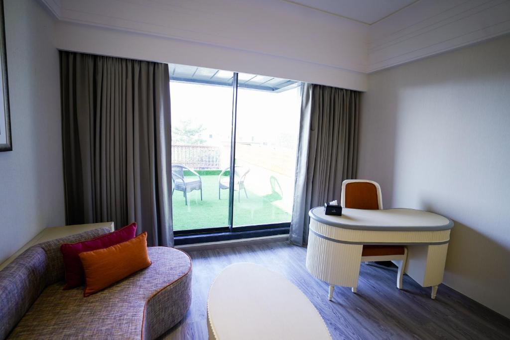 Барейлли: The Grand Nirvana Hotel and Resort