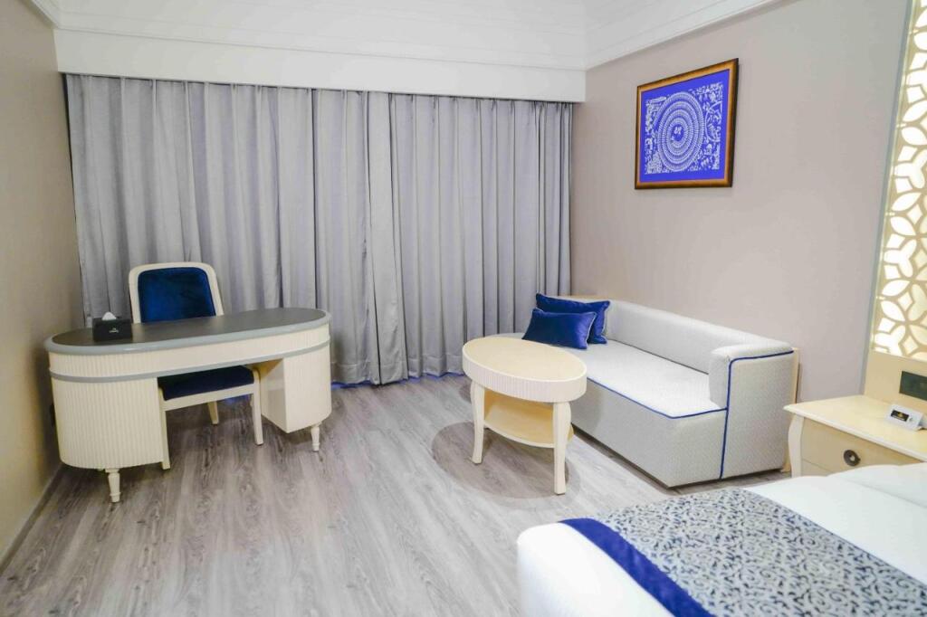 Барейлли: The Grand Nirvana Hotel and Resort