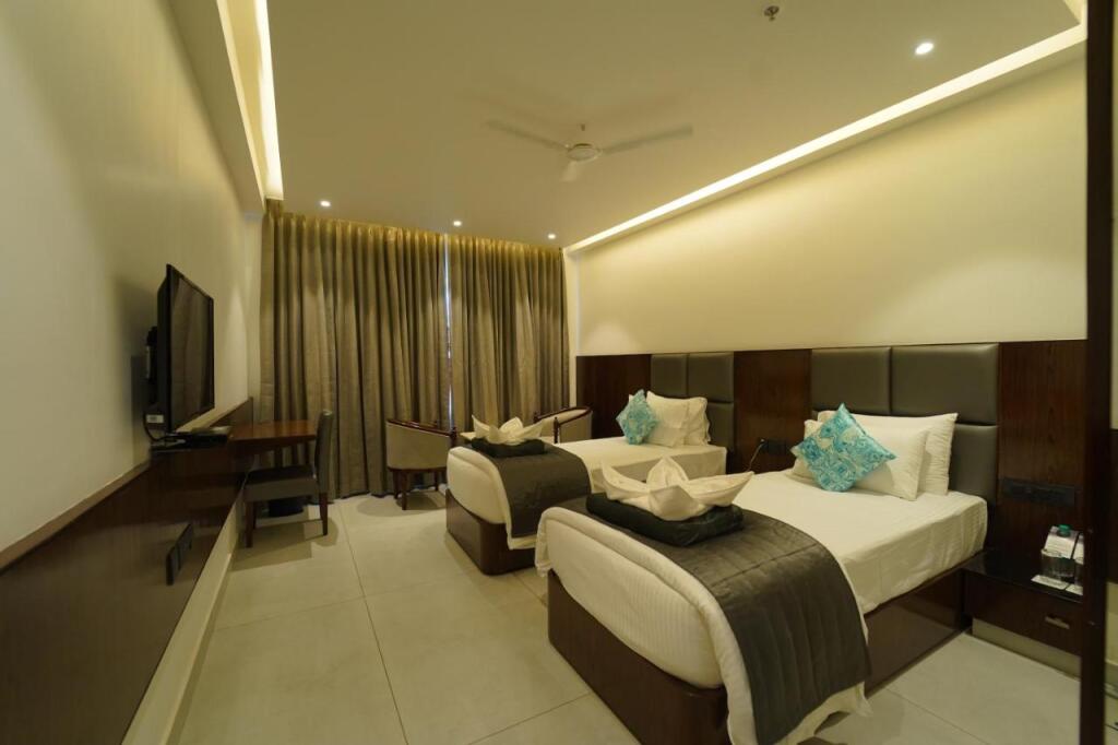 Гунтур: Kyriad Vajram Guntur By OTHPL