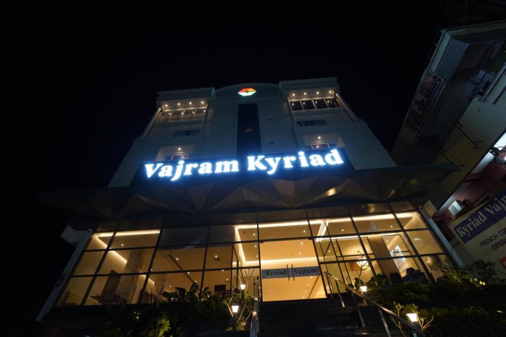 Гунтур: Kyriad Vajram Guntur By OTHPL