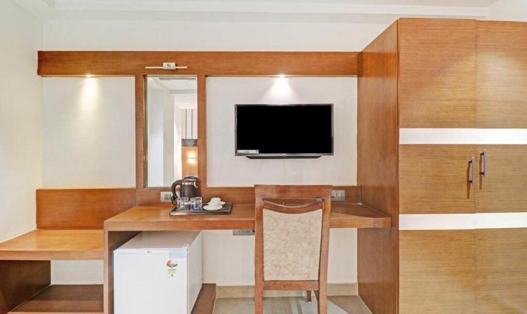 Бангалор: Treebo Emora Grand