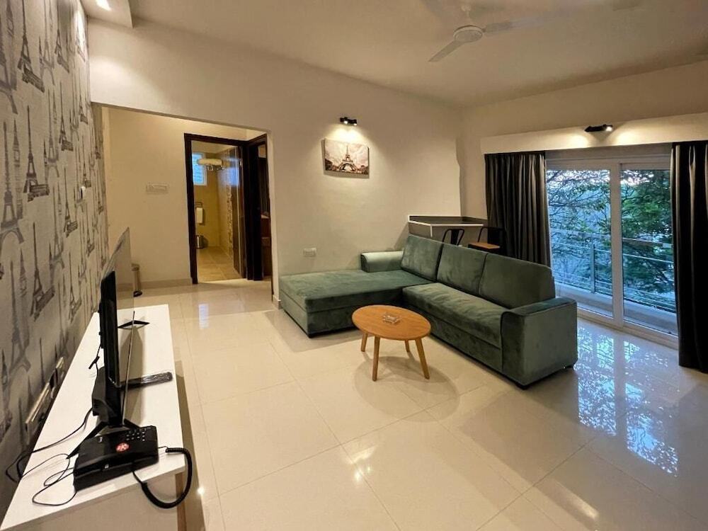 Бангалор: Eiffel Suites