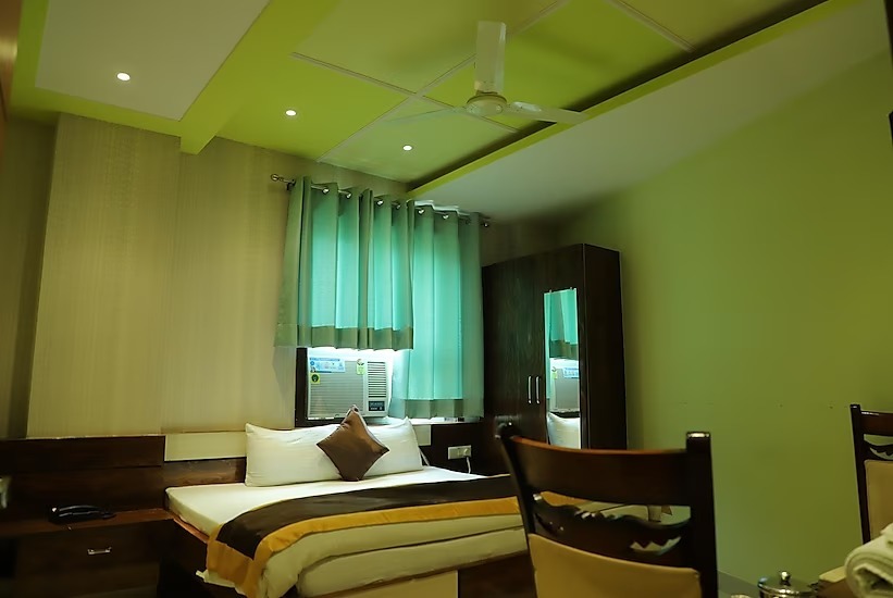 Барейлли: Hotel Kristal Inn