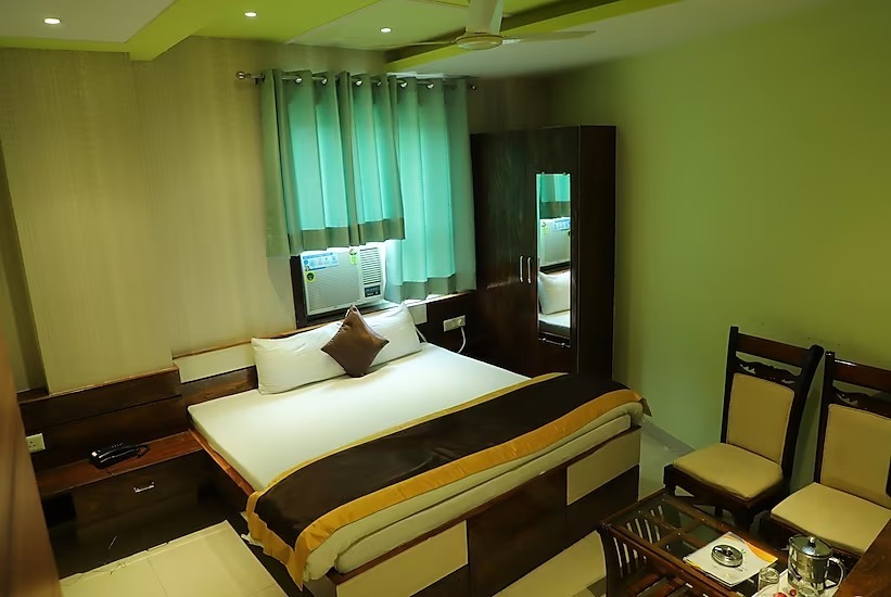 Барейлли: Hotel Kristal Inn