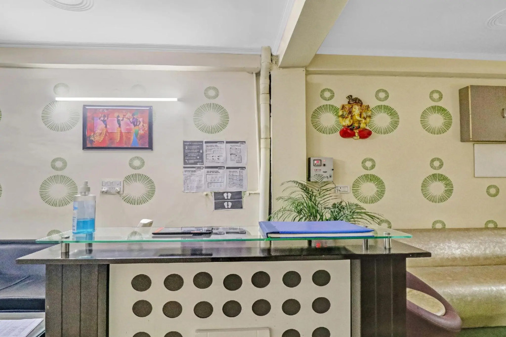 Газиабад: OYO 86348 Hotel crossing republik
