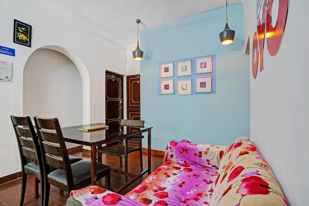 Эрамаллур: Oyo 89145 Royal Shalom Apartments