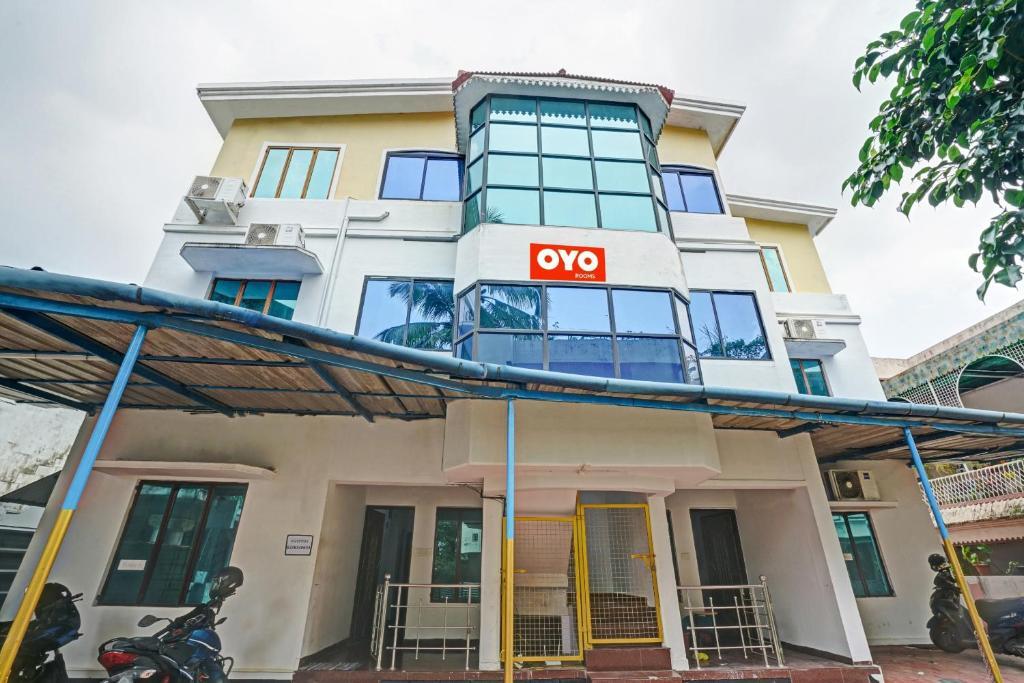 Эрамаллур: Oyo 89145 Royal Shalom Apartments