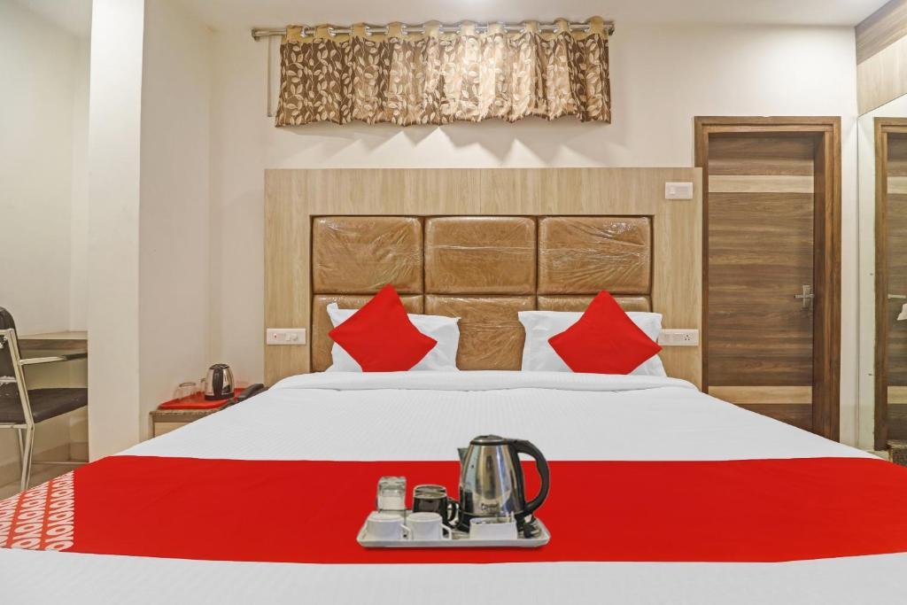 Секундерабад: Oyo Devi Residency Near Mahakali Temple