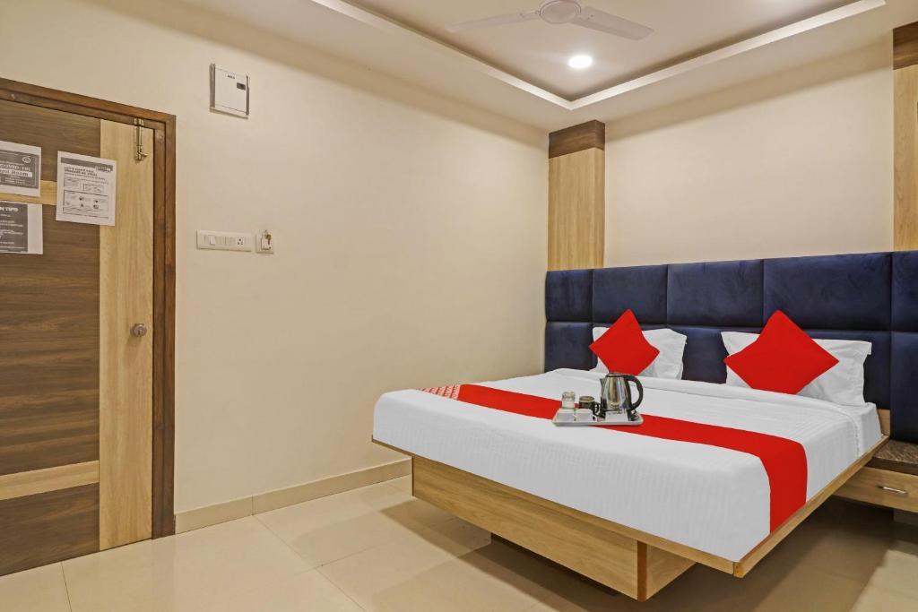 Секундерабад: Oyo Devi Residency Near Mahakali Temple