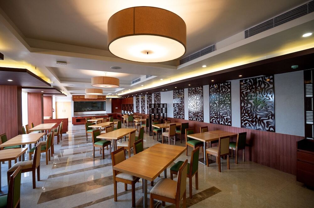 Дибругарх: Pushkara Sarovar Portico Dibrugarh