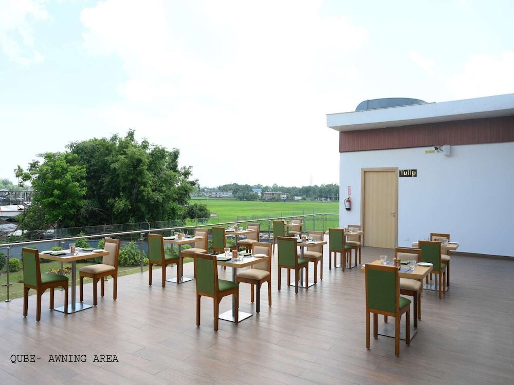 Дибругарх: Pushkara Sarovar Portico Dibrugarh