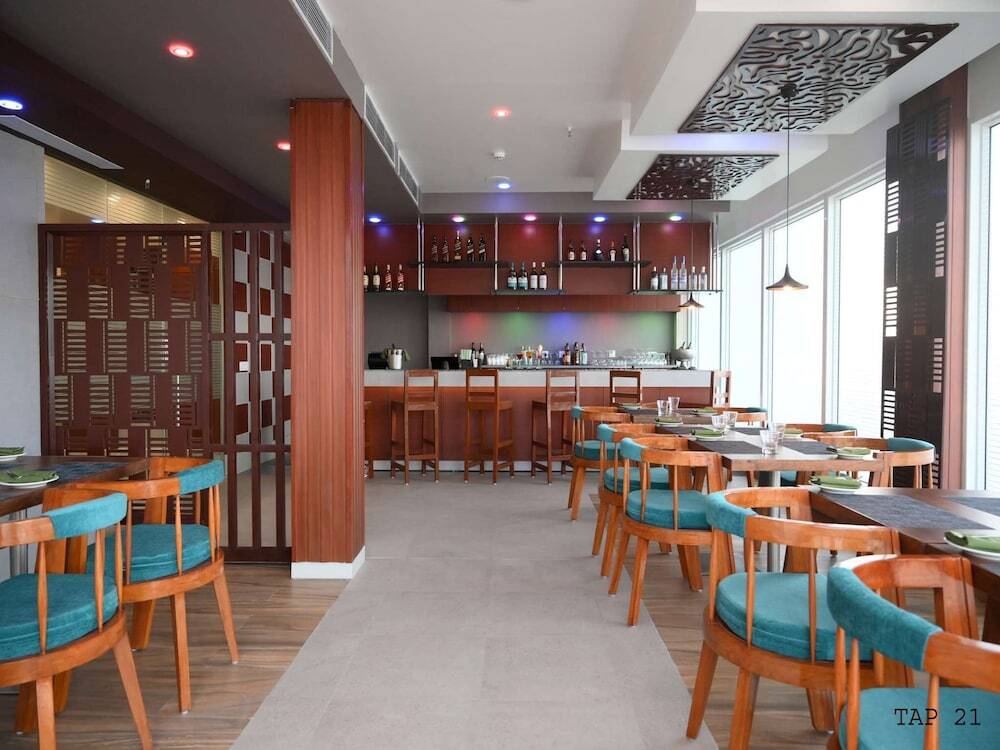 Дибругарх: Pushkara Sarovar Portico Dibrugarh