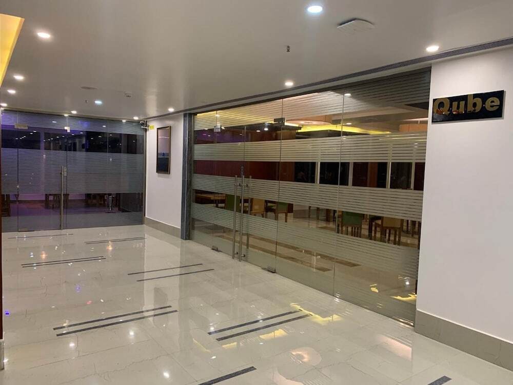 Дибругарх: Pushkara Sarovar Portico Dibrugarh