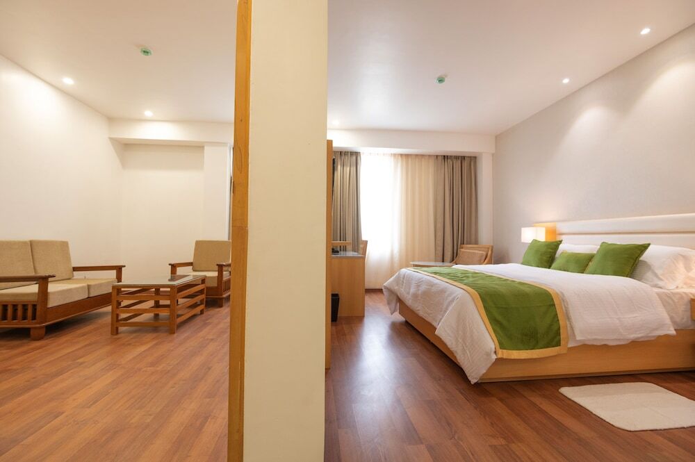 Дибругарх: Pushkara Sarovar Portico Dibrugarh