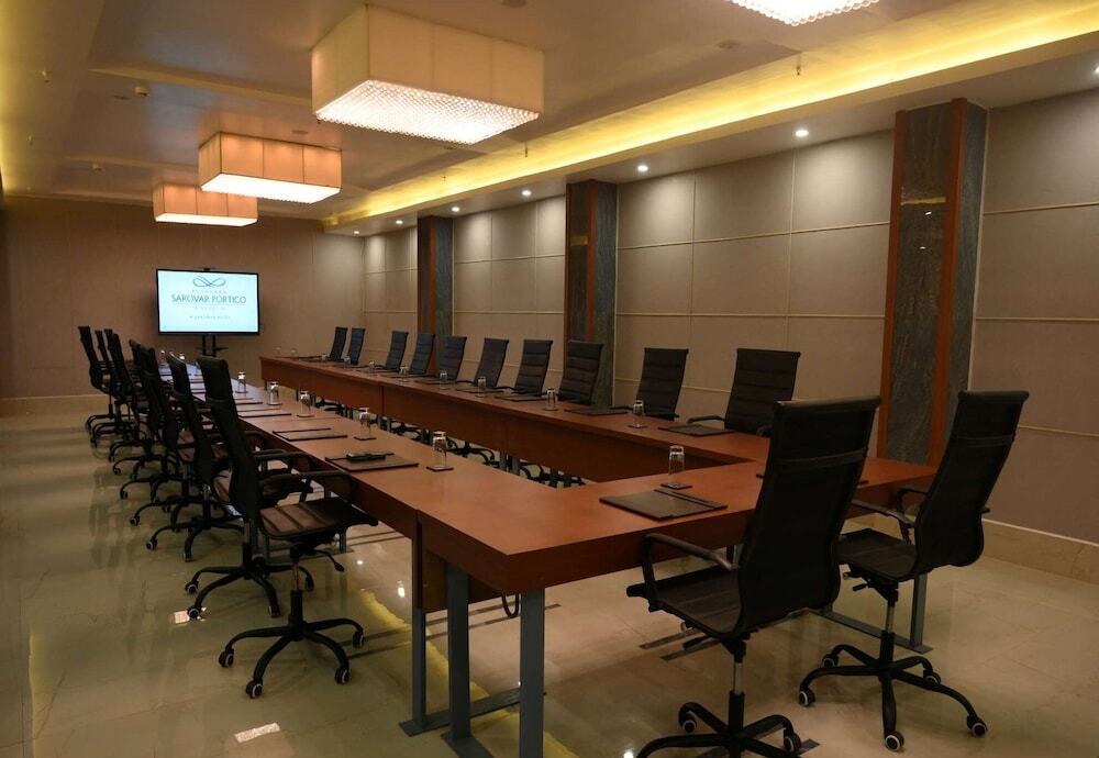 Дибругарх: Pushkara Sarovar Portico Dibrugarh
