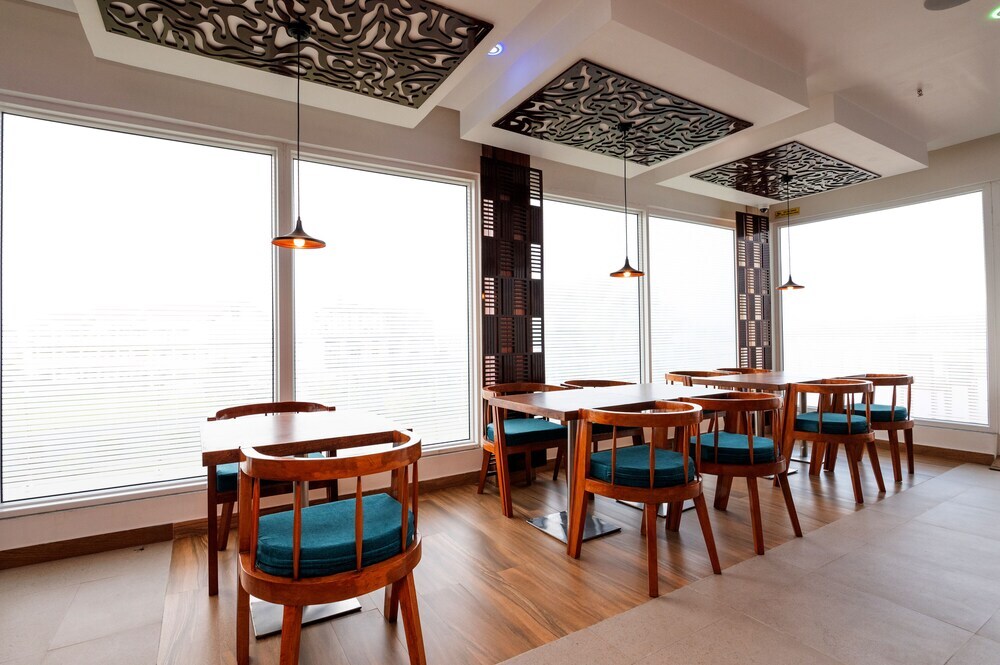 Дибругарх: Pushkara Sarovar Portico Dibrugarh