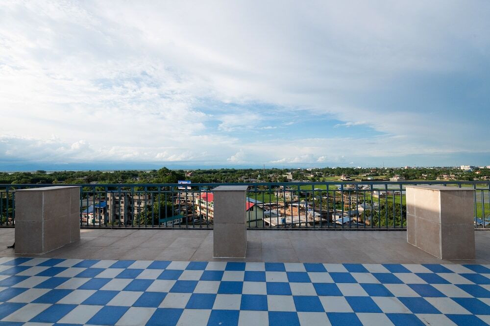 Дибругарх: Pushkara Sarovar Portico Dibrugarh