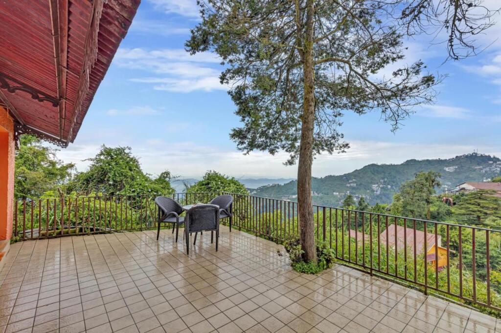 Мумбаи: Club Mahindra Mussoorie