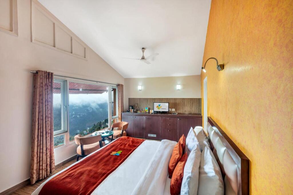 Мумбаи: Club Mahindra Mussoorie