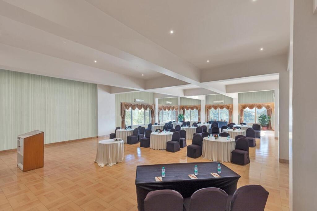 Мумбаи: Club Mahindra Kandaghat