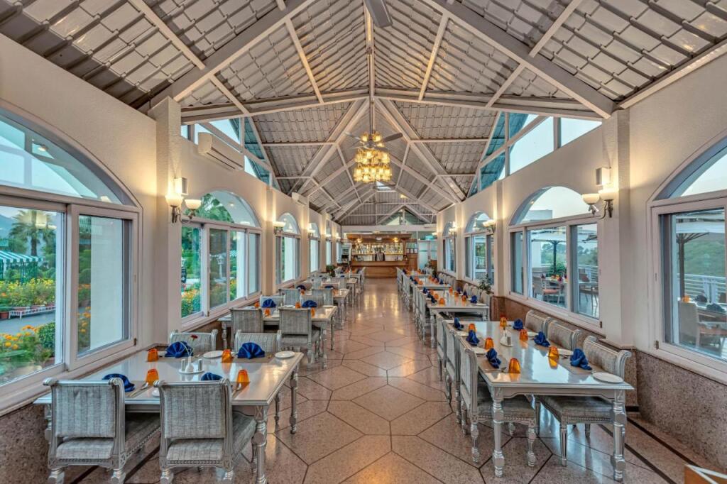 Мумбаи: Club Mahindra Kandaghat
