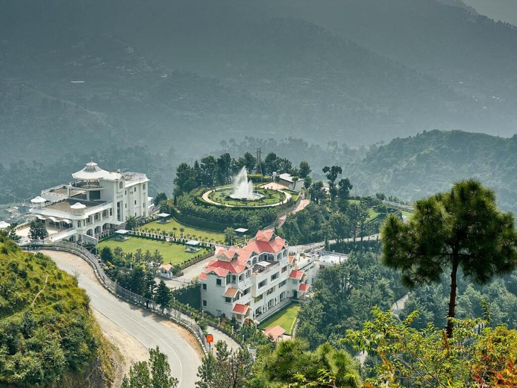 Мумбаи: Club Mahindra Kandaghat
